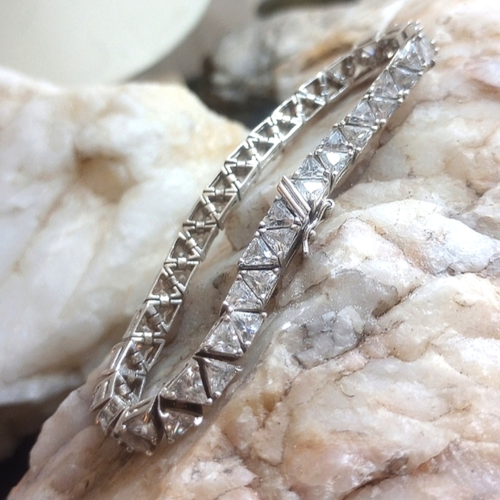 Triangle CZ Tennis Bracelet with safety clasp in 925 Sterling Silver